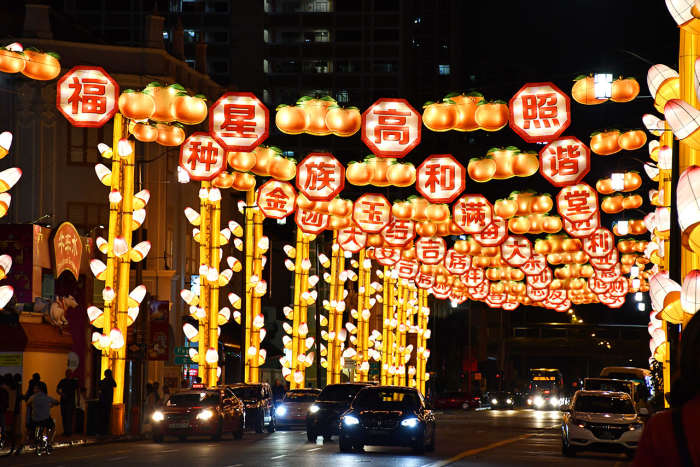Chinatown Chinese New Year Festive Light-Up 2018. Such festive light-ups are among the best free attractions in Singapore.