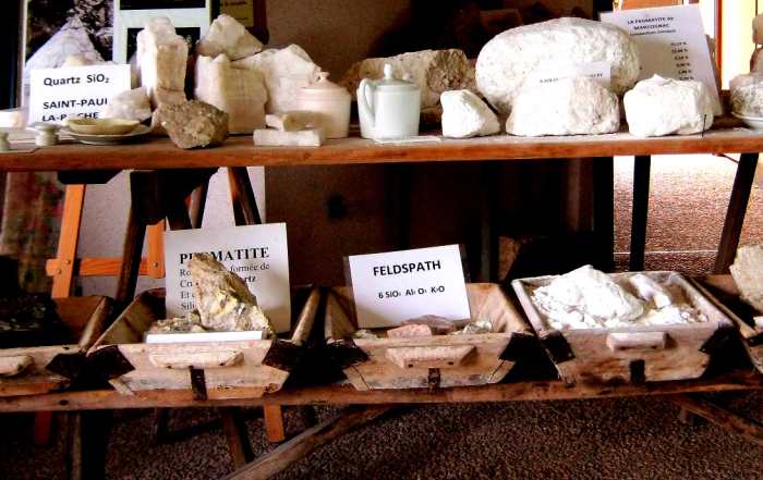 Your visit will include information on the history, geology and technology of the production and processing of kaolin and porcelain.