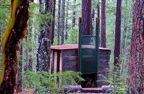 Possibly the world's only Bigfoot trap, located in Siskiyou National Forest, Oregon. This thing seems like it could end the Sasquatch debate once and for all!