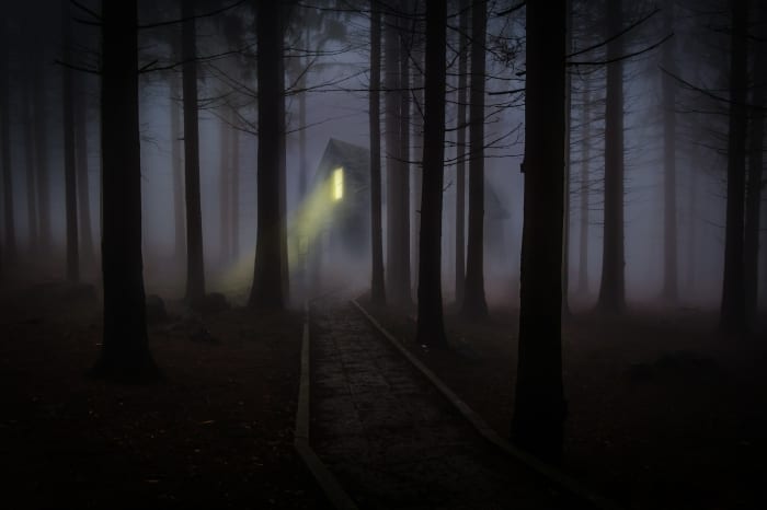 If your dream house is so shrouded in fog that its details can't be seen, this can indicate truths that you hide from yourself or are afraid to see.