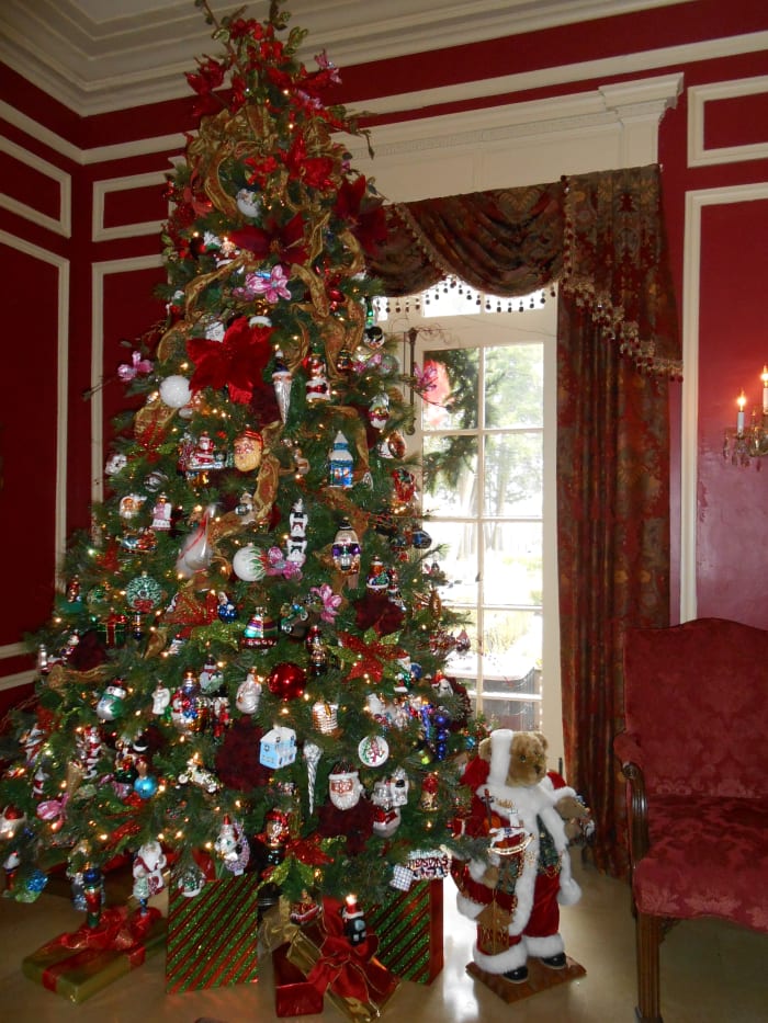 Christmas Tour of The Tate House in Tate, WanderWisdom Travel