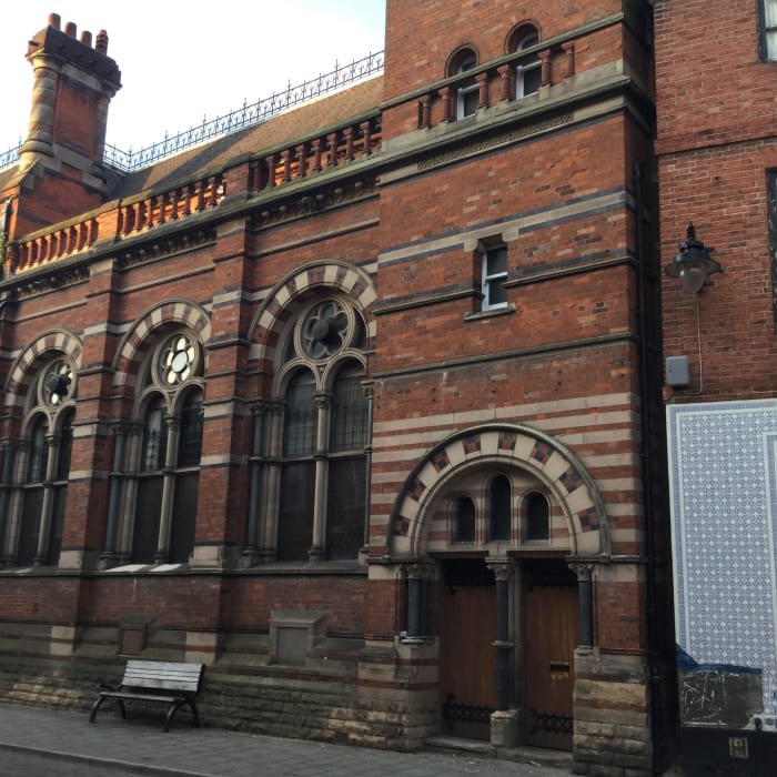 An internationally renowned violin making course courses in piano tuning and repair, and the making and repair of a variety of stringed and wind instruments are offered here.