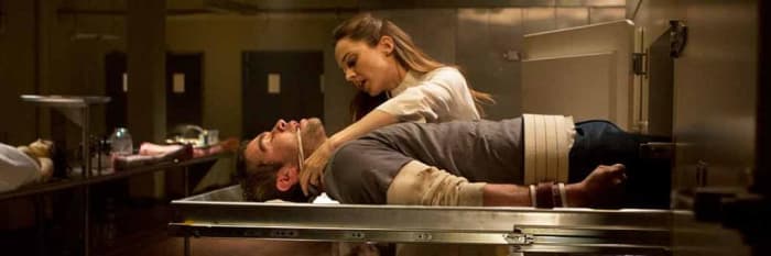 Jacob phobia is enclosed spaces. Here he is inside a morgue drawer. Why is he gagged? Why? So he doesn't wake the dead of course *boom-tish* #Eloise #ChaceCrawford #ElizaDushku