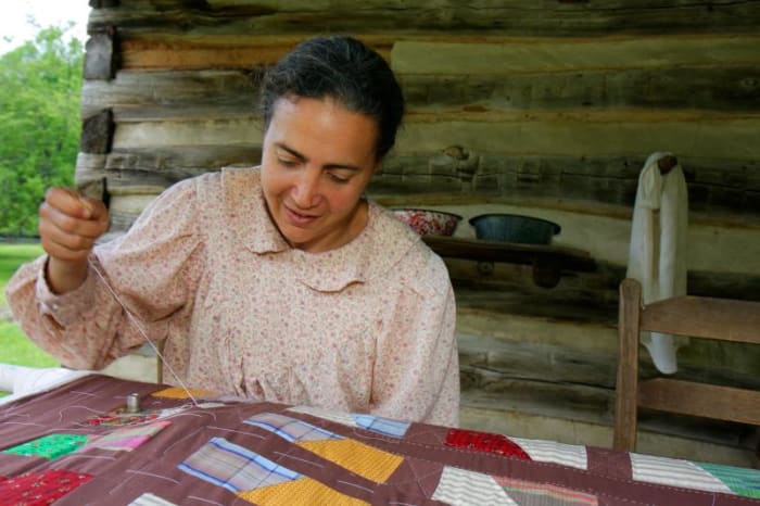 Quilting demonstration at Humpback Rocks