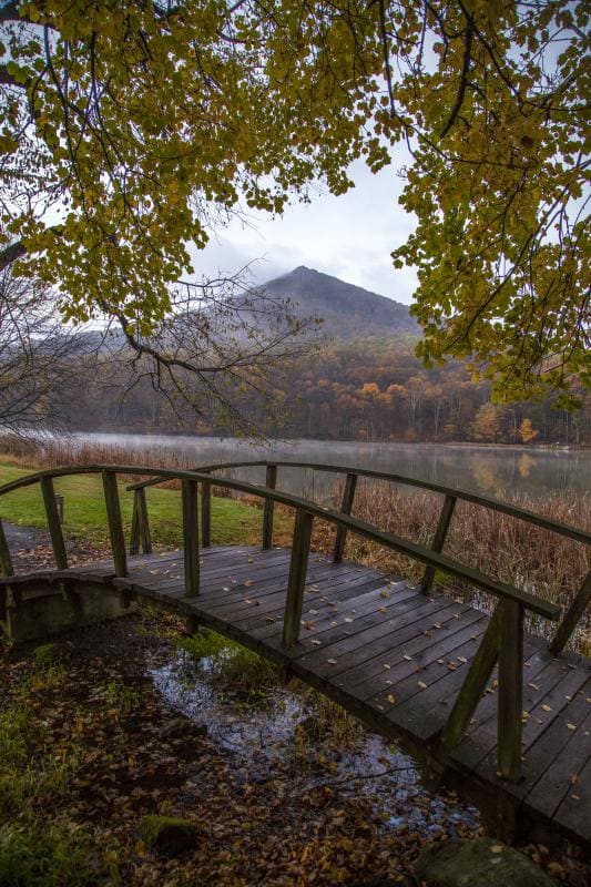 Peaks of Otter Lodge on the banks of Lake Abbott