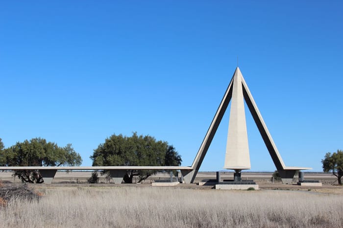 Apart from the above monument to fallen Boers, memorials also exist at the battlefield for British, Scottish and Scandinavian soldiers.
