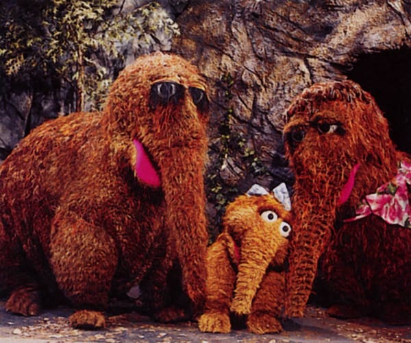 Snuffy's mom and dad and his little sister Alice. This is a screen cap of the episode "Snuffy's Parents Get a Divorce."