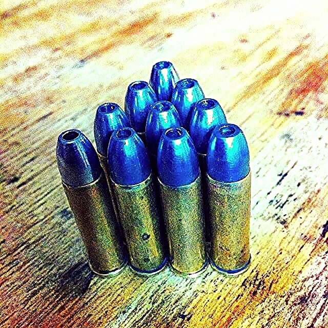 The 125gn HP really does make quite a handsome round, and takes up every bit of cylinder space that the Single Six has to offer.