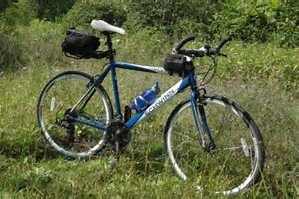 A great looking bike, showing how bar ends are useful not on mountain bikes, but also on touring bikes, giving you a good alternative riding position.