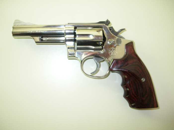 Medium frame, double-action revolvers, such as this S&W Model 19, are instinctive pointers.