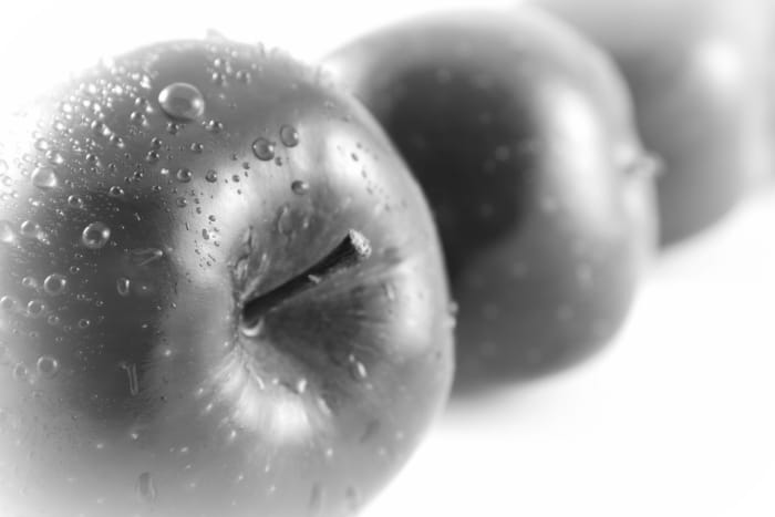 Dreaming in black and white? Apples can not only enhance brain function as we age, but can also boost up creativity.