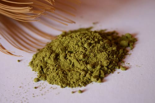 Make sure your matcha tea comes from clean organic sources to obtain all the benefits.