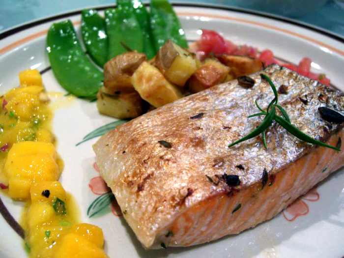 Grilled salmon and natural vegetable oils are good sources of healthy proteins and fats