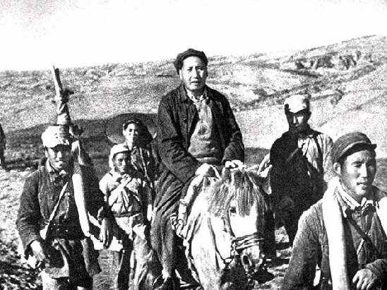 Photograph of Mao Zedong in the Northern Shaanxi during the second civil war (ca.1947). Photographer unknown courtesy of Wikimedia Commons. Work is in the public domain.