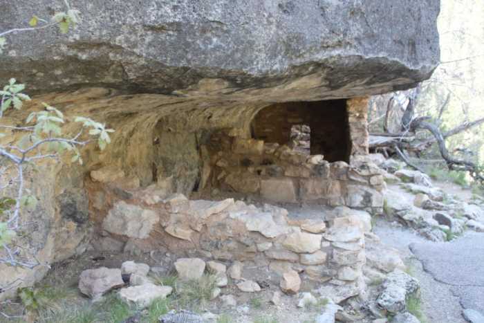 Remnants of a cliff dwelling on the Island Trail. Note the doorway in the far side wall.