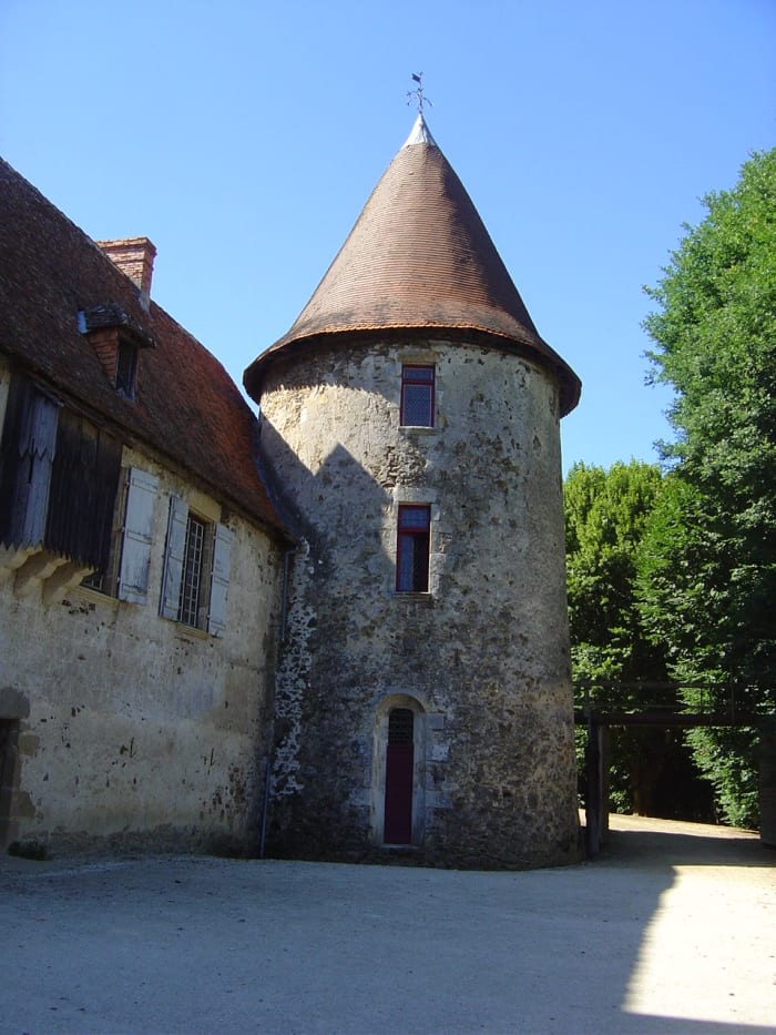 Chateau de Peyras. Well worth a visit and not far from Les Trois Chenes. Click on the link below to read more