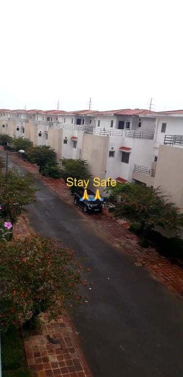The deserted roads, from my balcony, as these are times of social distancing.