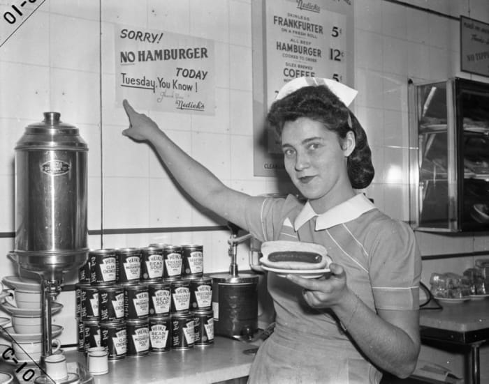 This was NOT any of the waitresses that "I" met or knew in any of the small diners that I was blessed to visit. This girl, no doubt, was a waitress, but not one in Hodges.