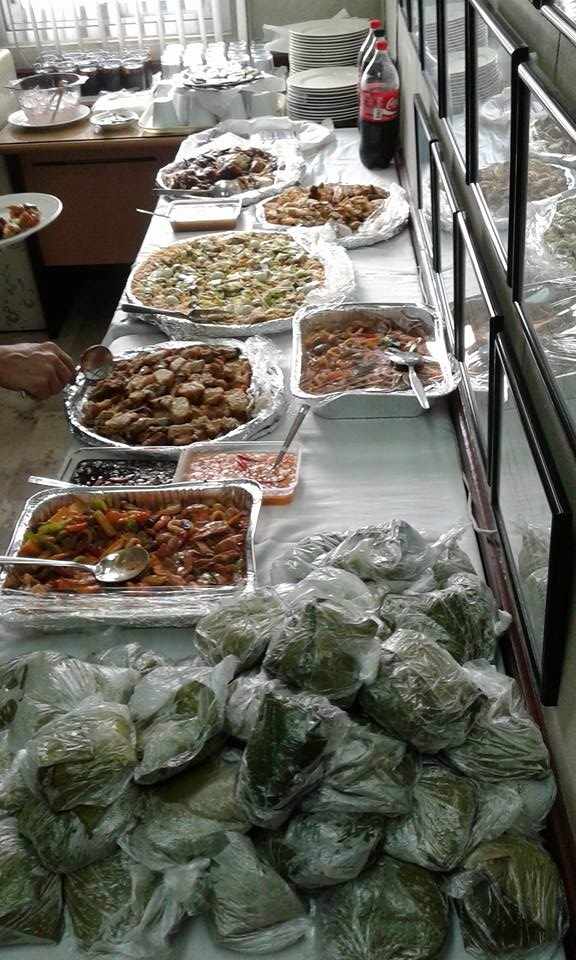 Foods served in a celebration I once attended. Many people would choose to be broke in January 2019 just to have something to impress their guests in the last few days of December.