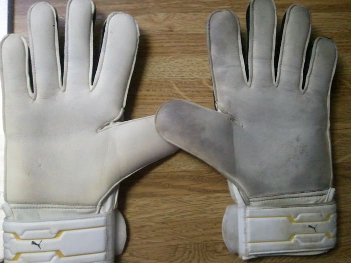 washing goalkeeper gloves