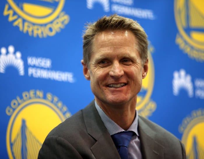 Før Steve Kerr var treneren til golden state warriors, Han Var En Viktig Bidragsyter Til Chicago Bulls dynasti.'s dynasty.