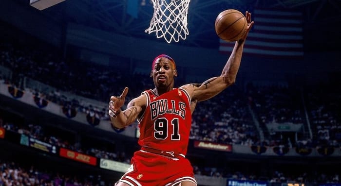 Während seiner Blütezeit war Dennis Rodman einer der führenden Rebounder der NBA.'s premier rebounders.