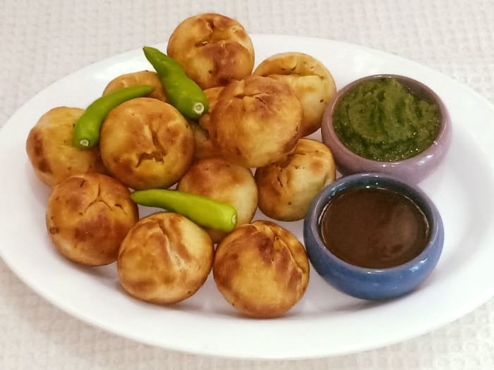 Aloo ki Khasta Kachori Recipe - Delishably - Food and Drink