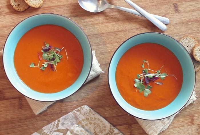"Minestra riscaldata" translates to "reheated soup" and refers to rekindling a relationship that has gone bad, whether that is with a romantic partner, business partner or even with a friend.