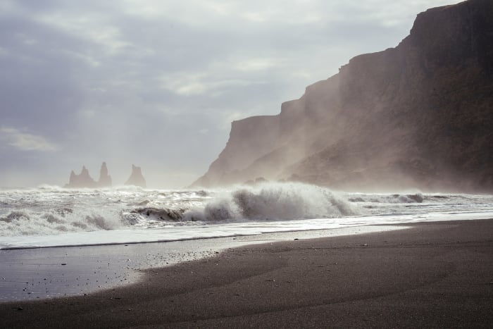 Look at those waves. Now imagine them pounding against your back from head to toe. That's the Hydro at Planet Fitness.