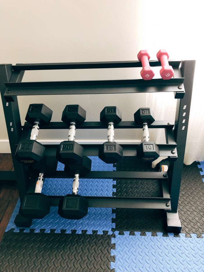 Dumbbells are versatile since there are a large number of exercises you can do with them for all the muscles at home. You can perform bicep curls, shoulder raises, and other exercises with dumbbells.