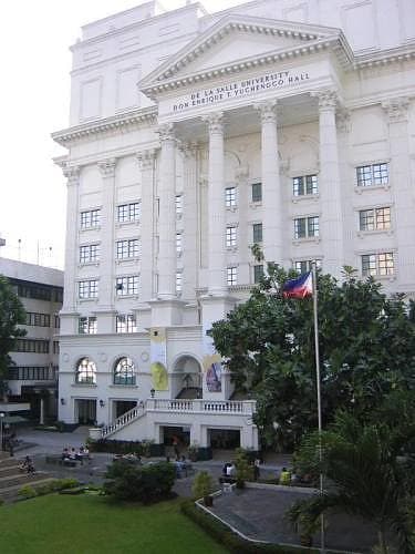 One of the main buildings of De La Salle University in Manila, photographed by fated2bme of webshots.com