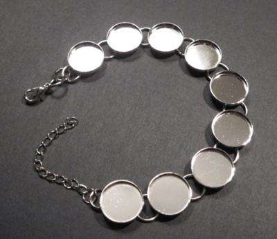 Jewelry molds are called Bezel Links. You will need to purchase these for each piece of jewelry you wish to make