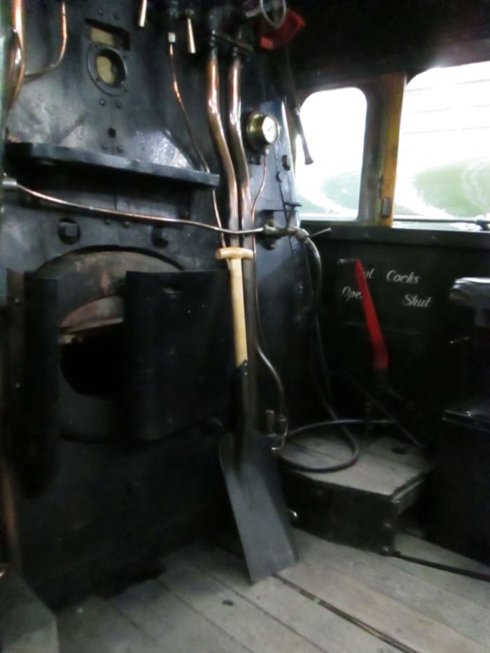 Inside the cab toward the fireman's side - LNER engines were designed to be driven also by Scottish crews, who refused to handle right-hand-drive (NER) engines. As a consequence English drivers had to be able to handle both left and right-hand drive