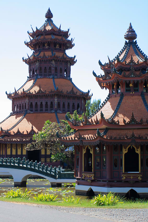 Phra Kaew Pavilion is not modelled on any known building. It is copied from an image carved on a cabinet door panel of the Ayutthaya Period found in Bangkok's National Museum. Did it ever exist in real life?