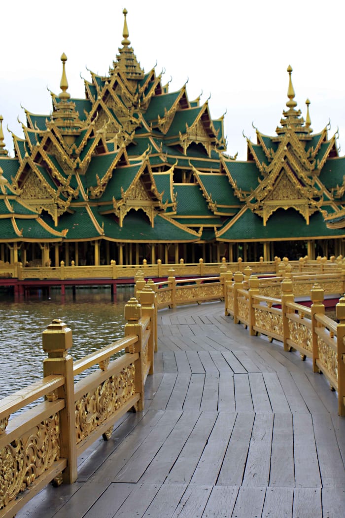 Walkway to the Pavilion of Enlightened. The Pavilion is intended to symbolise how anybody can attain Nirvana whatever their station in life
