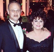 Gerald Macraney and wife, full-figured star, the beautiful Delta Burke. Burke now creates flattering and comfortable plus-sized fashions.