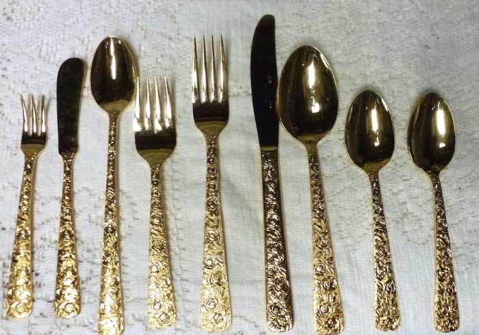 Here is a photo of the complete Cellini Romanesque nine piece place setting: with the Dinner Fork, Salad Fork, Dinner Knife, Soup Spoon, Teaspoon, Cocktail Fork, Ice Tea Spoon, Spreader Knife, Sugar Spoon, and Butter Knife.