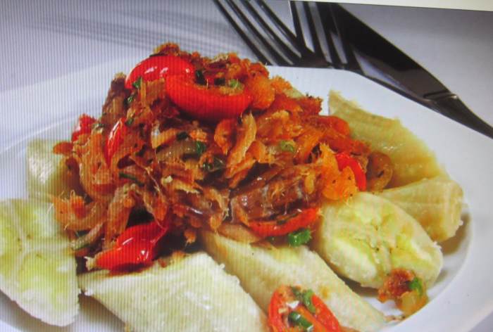 Boiled green banana served with saltfish. Thanks to Cynthia Nelson and Tastes Like Home: My Caribbean Cookbook