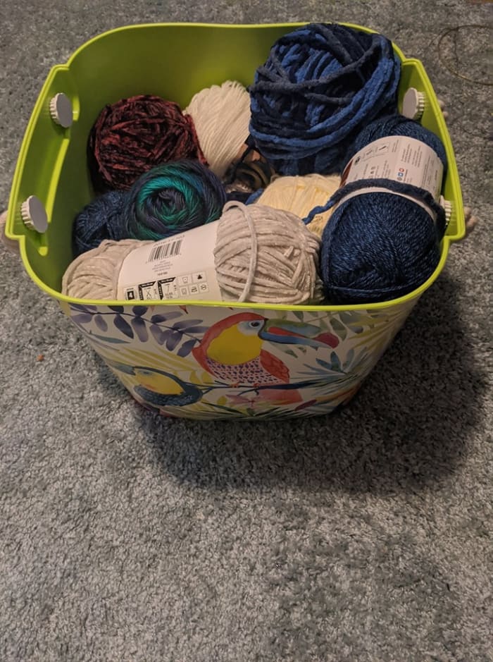 That's about a 2ft cube. Surely, enough to make a few pompoms, right? Spoiler: it was not remotely enough.