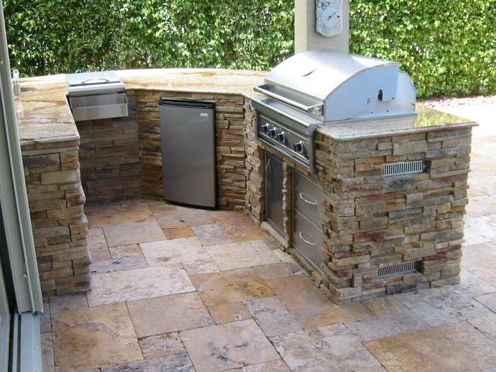 Outdoor Kitchen with built in infrared gas grill hybrid. Commonly called infra-vection this BBQ is a convection cooker, smoker, rotisserie and infrared grill all in one.