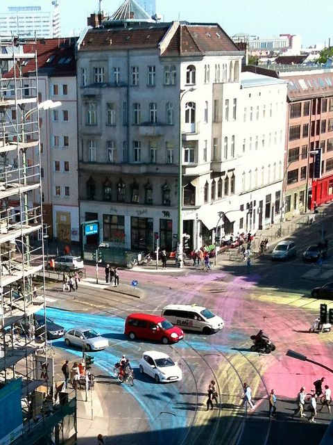 guerilla-art-crafts-gallery-cool-street-artwork-and-installations