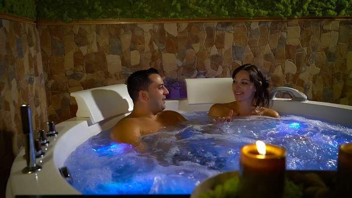 Using unifying pronouns when talking about the moments spent together is a sign that the relationship is healthy.