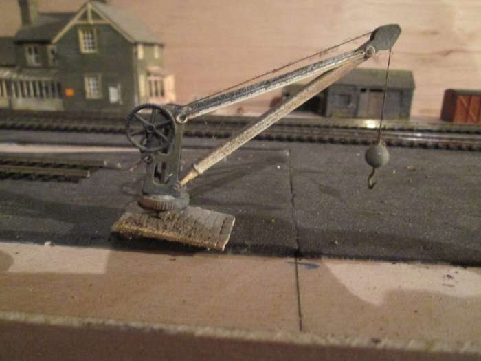 Wills' manual goods yard crane, can be made to work with a little manual dexterity - this one does, after a fashion with a weighted hook (recycled from the 'Kirk Rigg' layout to be used on the 'Ainthorpe Jct' layout