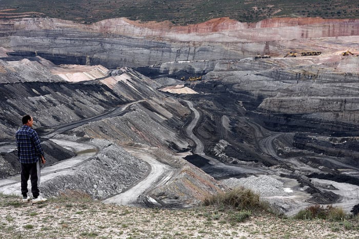 A modern coalpit mine, Estercuel, Aragon, Spain. Image courtesy of Jennifer Woodard Maderazo and Wikimedia Commons.