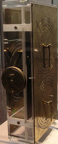 Reconstruction of the Antikythera mechanism in the National Archaeological Museum, Athens (made by Robert J. Deroski, based on Derek J. de Solla Price model)