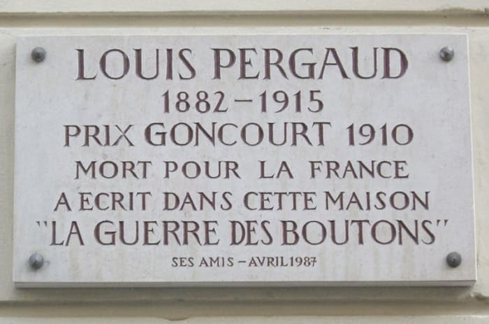 Commemorative plaque at 3 rue Marguerin, Paris 14e Where Louis Perfaud wrote the book La Guerre des Boutons