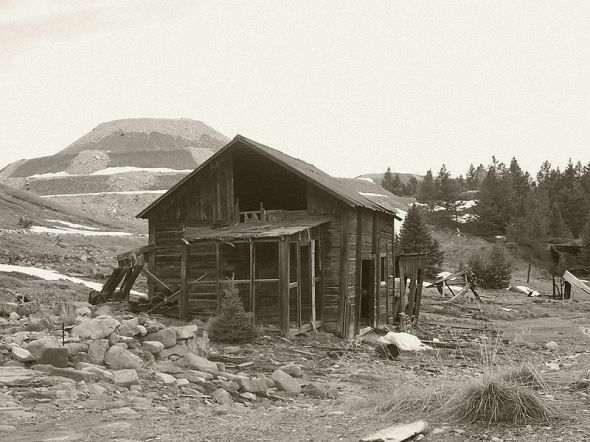 Margaret Brown lived in Leadville, Colorado during the early years of her marriage. --John Holm Leadville CO