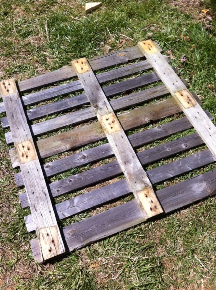 Those of you who are familiar with my projects may recognize this pallet, I have finally settled on the perfect project for it.