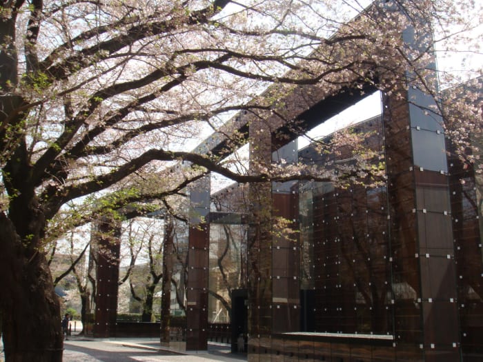 Main access, spectacular at any time of year, but we were lucky to catch it with all cherry trees in flower
