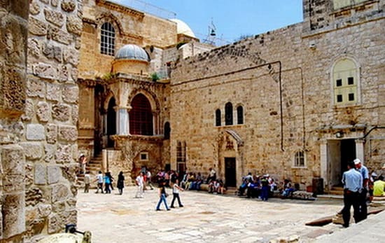 The front yard of the Holy Sepulcher, with the Coptic church in the center with three arched windows above, the Ethiopian chapel on its left side through which we entered the Holy sepulcher, and the Chapel of the Franks with blue dome above (Stn 10)